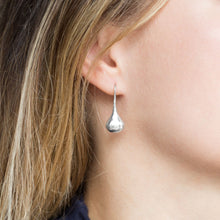 Load image into Gallery viewer, Polished Raindrop Earrings - SoMag2