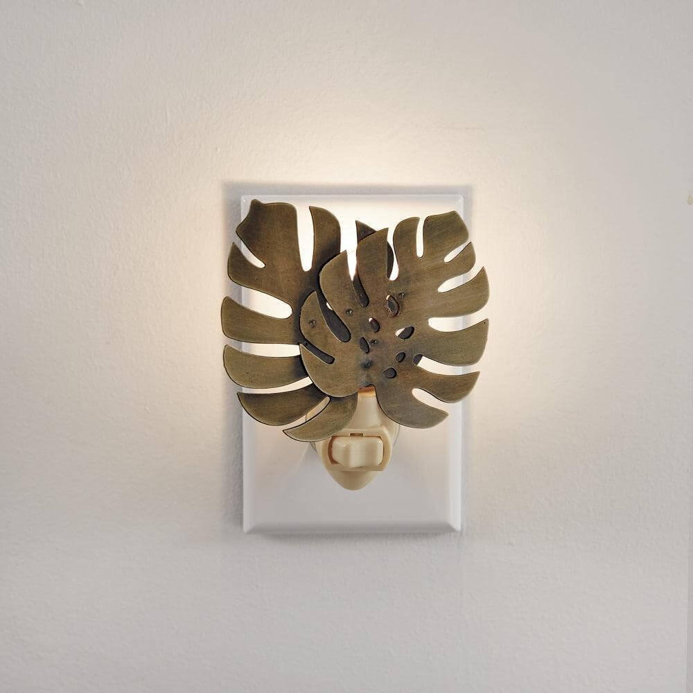 Antique Brass Monstera Palm Metal Coral Night Light - SoMag2