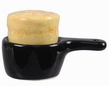 Load image into Gallery viewer, Biscuit and Skillet Pan Salt &amp; Pepper Shaker Set - the-southern-magnolia-too